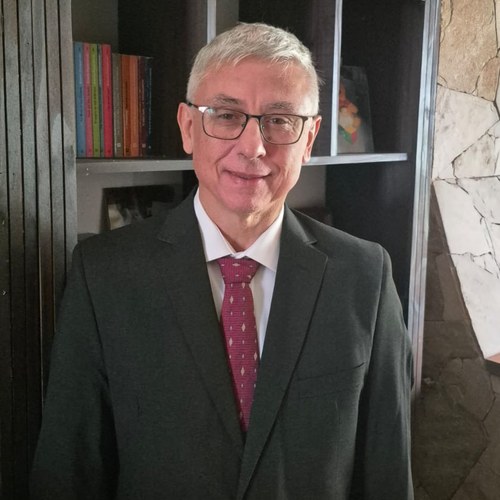 Roberto Santa Cruz